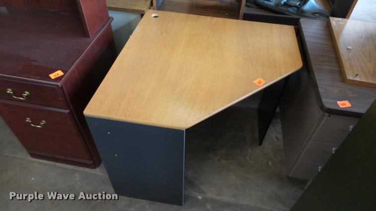 image for item DA1223 Office furniture