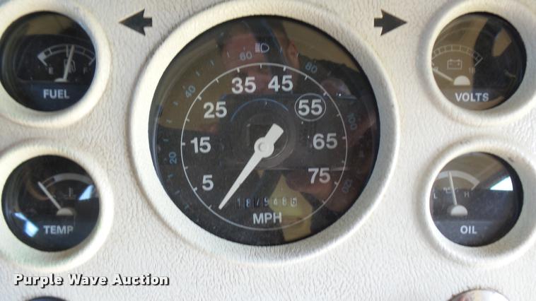 image for item DB3494 1996 Ford B800 Blue Bird school bus