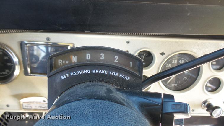 image for item DB3494 1996 Ford B800 Blue Bird school bus