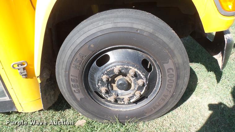 image for item DB3494 1996 Ford B800 Blue Bird school bus