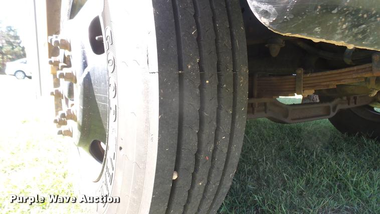 image for item DB3494 1996 Ford B800 Blue Bird school bus