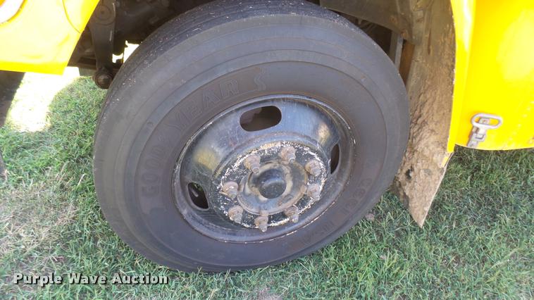 image for item DB3494 1996 Ford B800 Blue Bird school bus