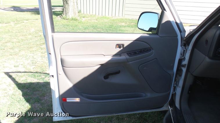 image for item DB3495 2006 Chevrolet Suburban 1500 SUV