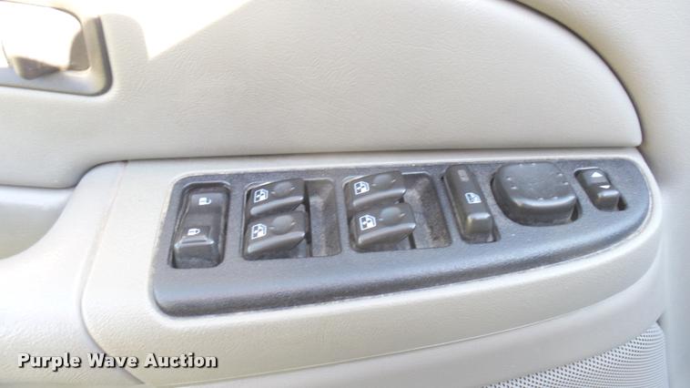 image for item DB3495 2006 Chevrolet Suburban 1500 SUV