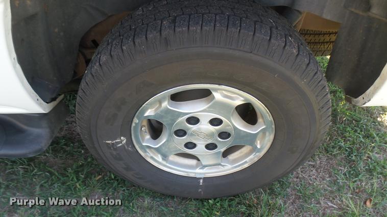 image for item DB3495 2006 Chevrolet Suburban 1500 SUV