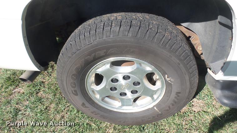 image for item DB3495 2006 Chevrolet Suburban 1500 SUV