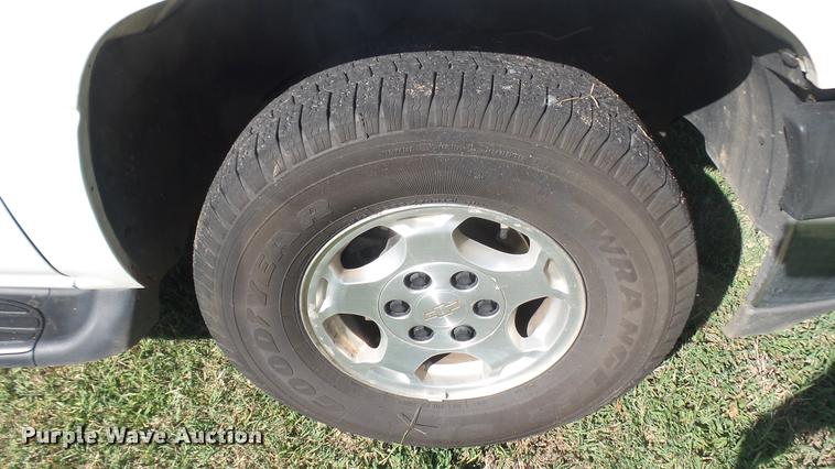 image for item DB3495 2006 Chevrolet Suburban 1500 SUV