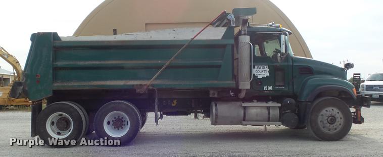 image for item DB6443 2004 Mack CV713 dump truck