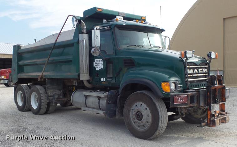 image for item DB6443 2004 Mack CV713 dump truck
