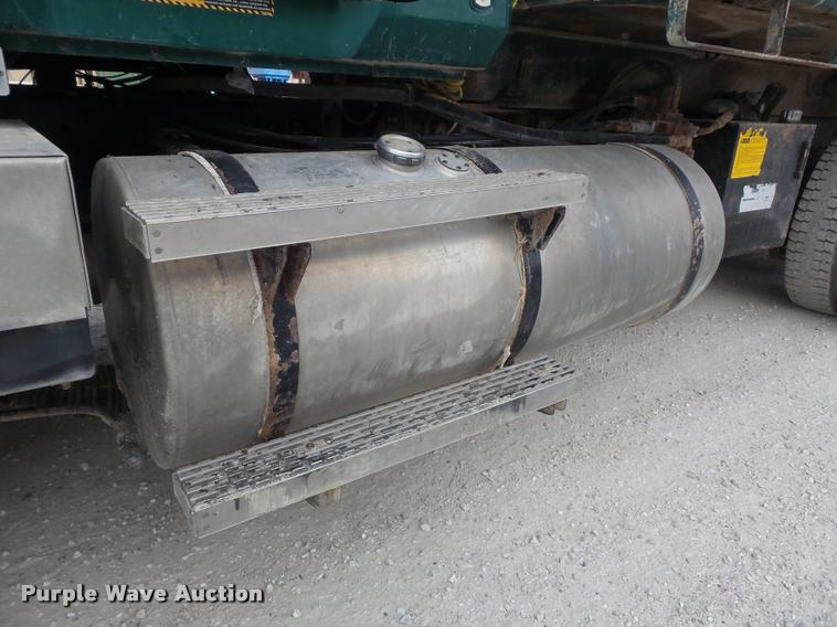 image for item DB6443 2004 Mack CV713 dump truck