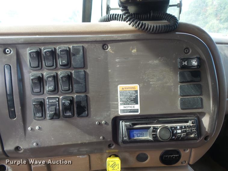 image for item DB6443 2004 Mack CV713 dump truck