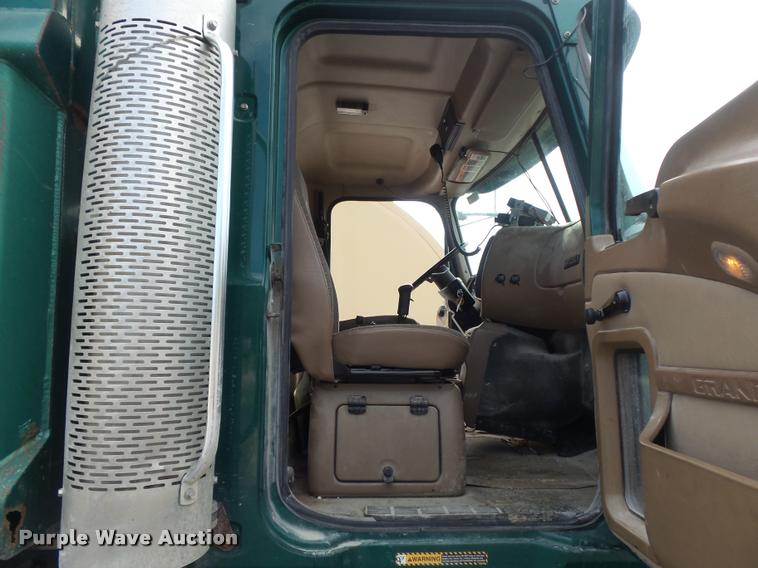 image for item DB6443 2004 Mack CV713 dump truck