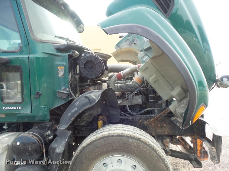 image for item DB6443 2004 Mack CV713 dump truck