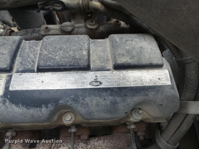 image for item DB6443 2004 Mack CV713 dump truck