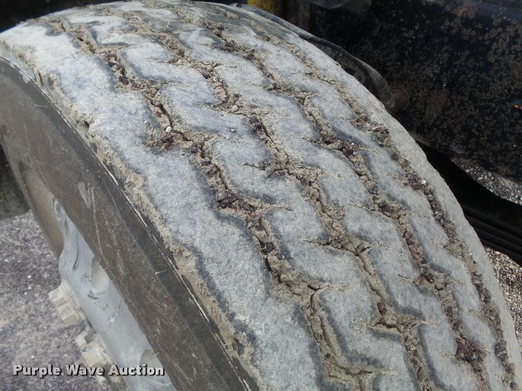 image for item DB6443 2004 Mack CV713 dump truck