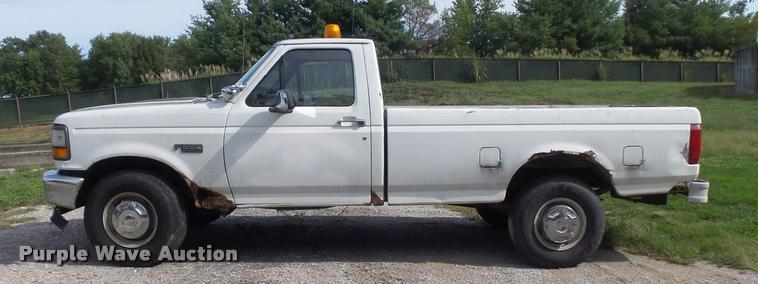 image for item DB6482 1993 Ford F250 HD XL pickup truck