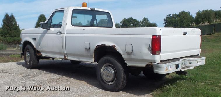 image for item DB6482 1993 Ford F250 HD XL pickup truck