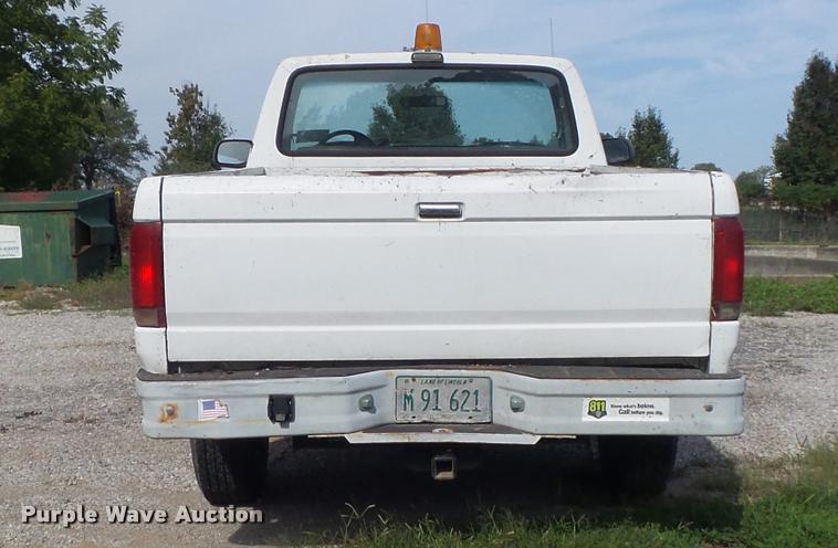 image for item DB6482 1993 Ford F250 HD XL pickup truck