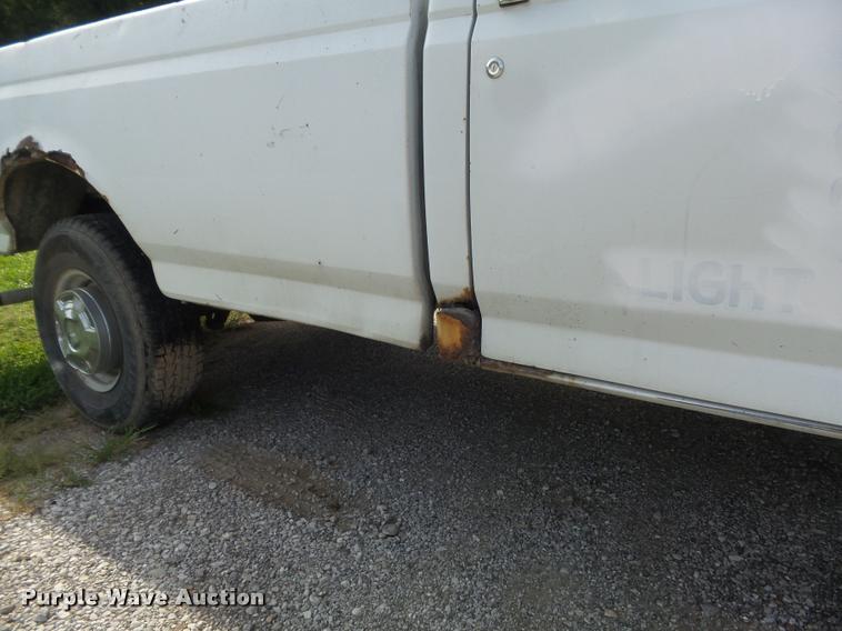 image for item DB6482 1993 Ford F250 HD XL pickup truck