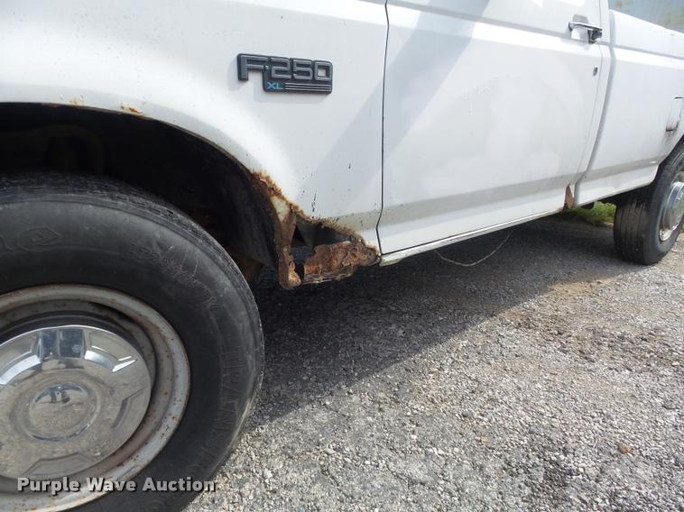image for item DB6482 1993 Ford F250 HD XL pickup truck