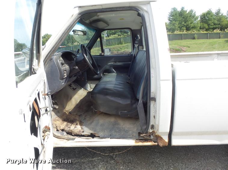 image for item DB6482 1993 Ford F250 HD XL pickup truck