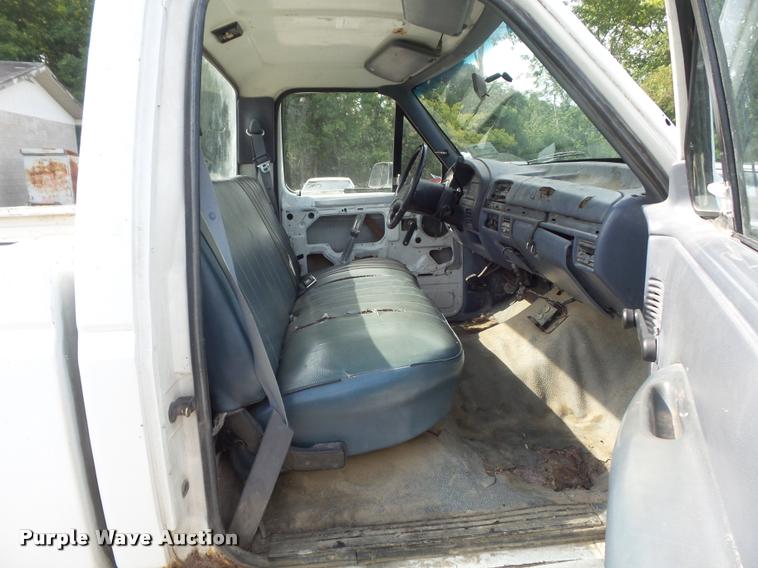 image for item DB6482 1993 Ford F250 HD XL pickup truck