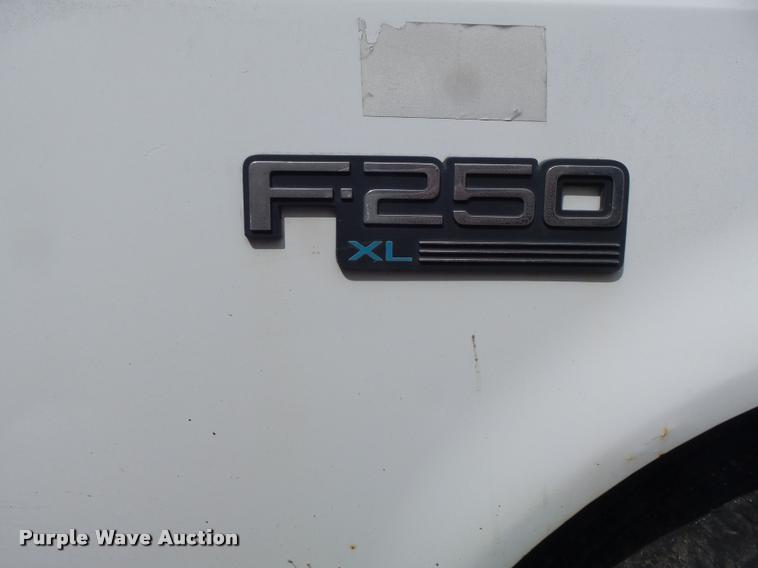 image for item DB6482 1993 Ford F250 HD XL pickup truck