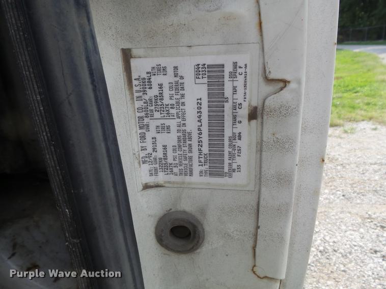 image for item DB6482 1993 Ford F250 HD XL pickup truck