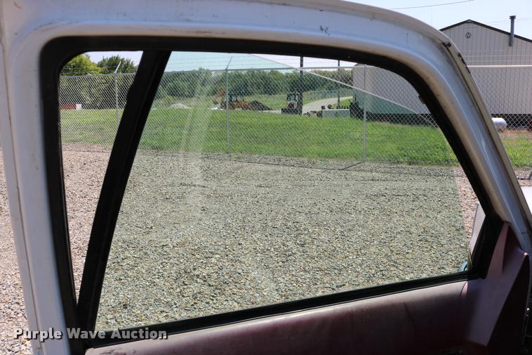 image for item DB9252 1994 Chevrolet 1500 pickup truck