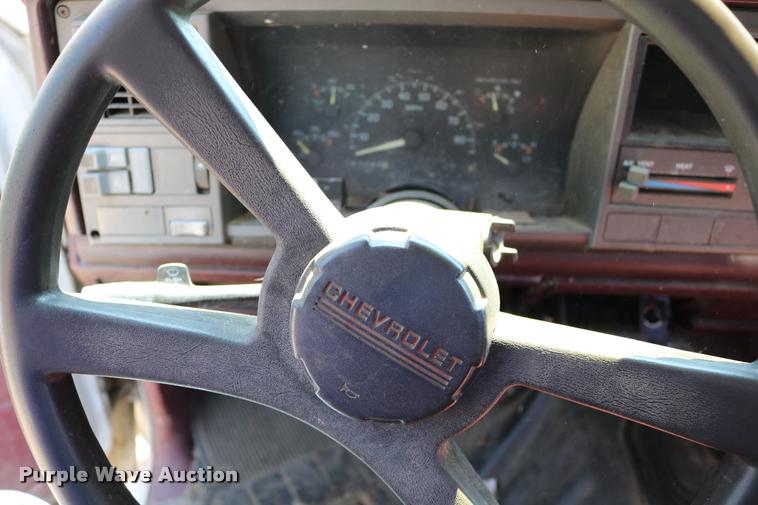 image for item DB9252 1994 Chevrolet 1500 pickup truck