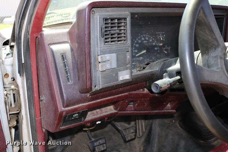 image for item DB9252 1994 Chevrolet 1500 pickup truck