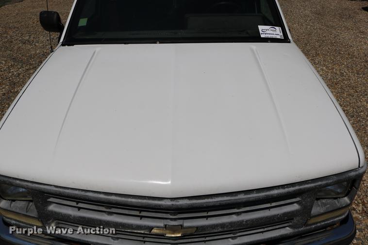 image for item DB9252 1994 Chevrolet 1500 pickup truck