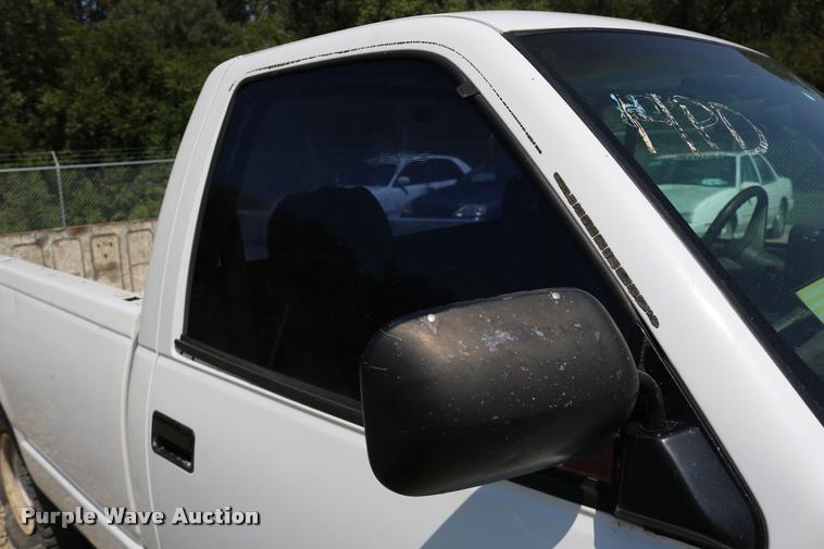 image for item DB9252 1994 Chevrolet 1500 pickup truck