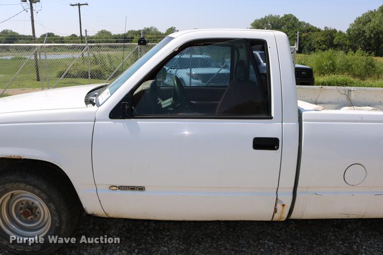 image for item DB9252 1994 Chevrolet 1500 pickup truck