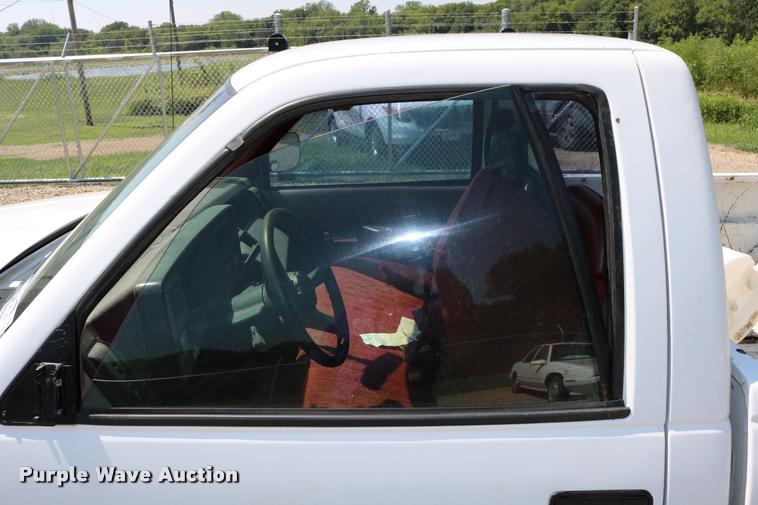 image for item DB9252 1994 Chevrolet 1500 pickup truck