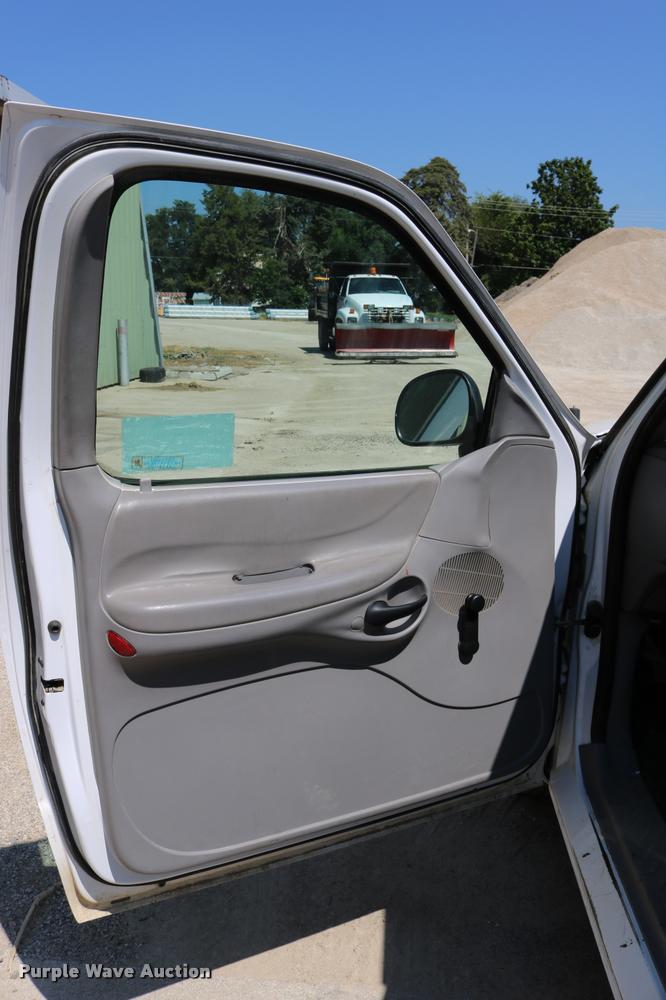 image for item DB9253 1998 Ford F150 pickup truck