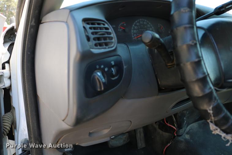 image for item DB9253 1998 Ford F150 pickup truck