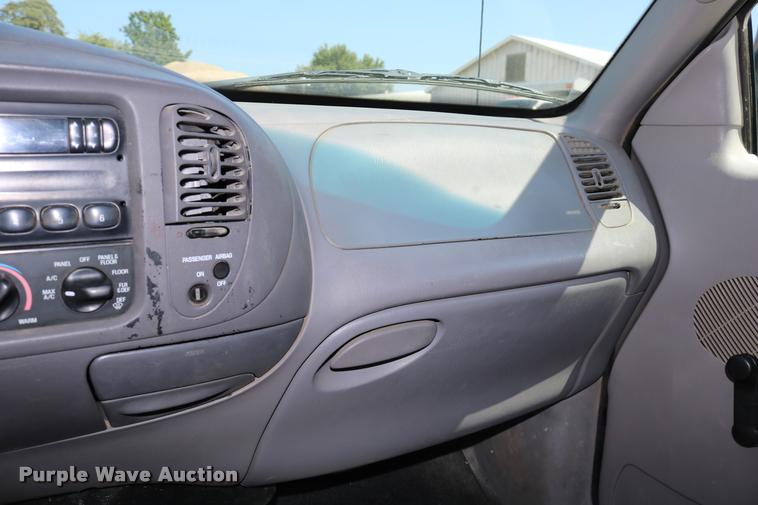 image for item DB9253 1998 Ford F150 pickup truck