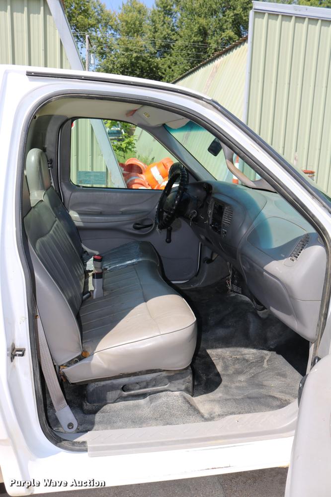 image for item DB9253 1998 Ford F150 pickup truck