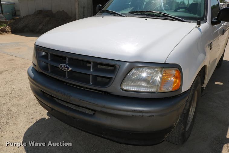 image for item DB9253 1998 Ford F150 pickup truck