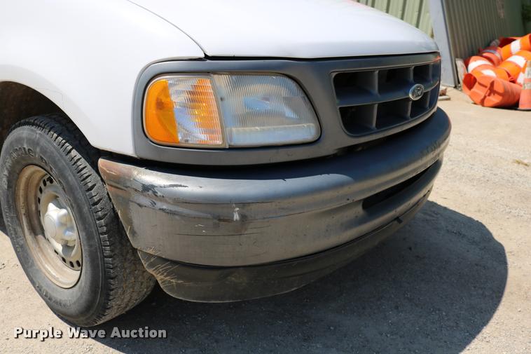 image for item DB9253 1998 Ford F150 pickup truck