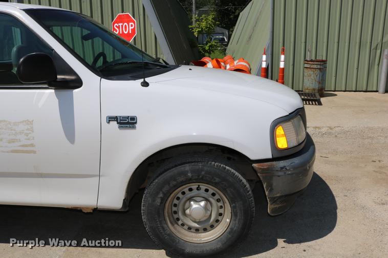 image for item DB9253 1998 Ford F150 pickup truck