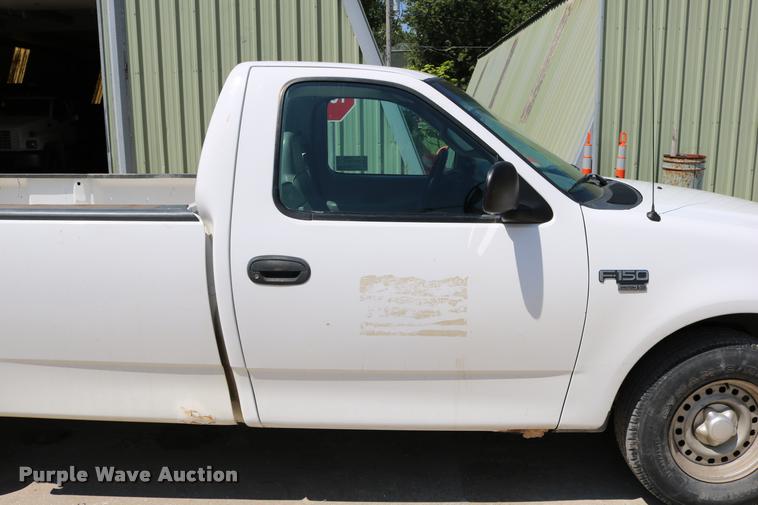 image for item DB9253 1998 Ford F150 pickup truck