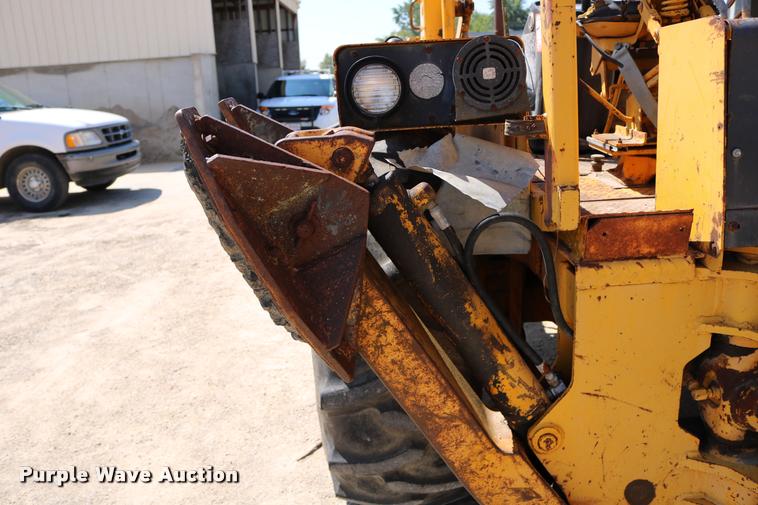 image for item DB9254 1978 John Deere 310AD backhoe