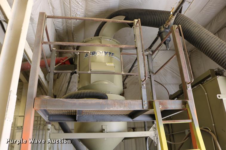 image for item DB9386 Sandblast booth and system