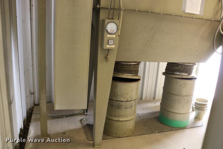 image for item DB9386 Sandblast booth and system