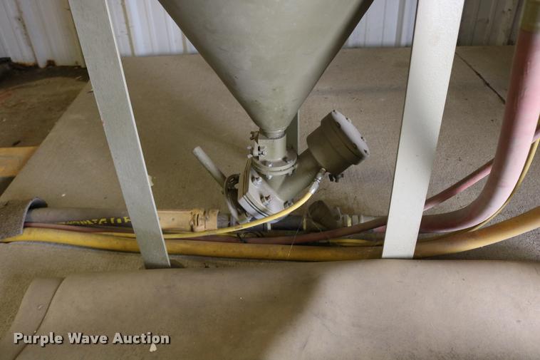 image for item DB9386 Sandblast booth and system