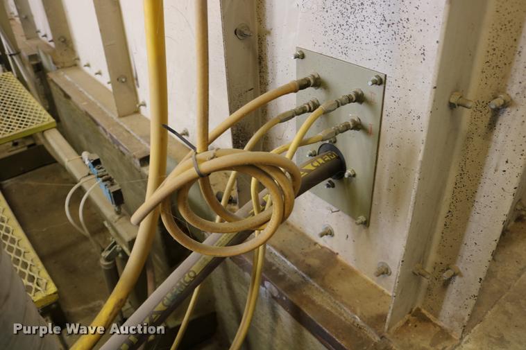 image for item DB9386 Sandblast booth and system