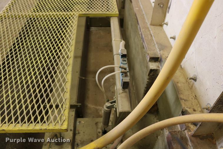 image for item DB9386 Sandblast booth and system