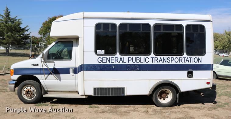 image for item DB9387 2003 Ford E350 Super Duty shuttle bus